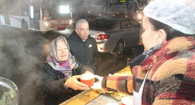 Menderes'te sıcak çorba ikramı