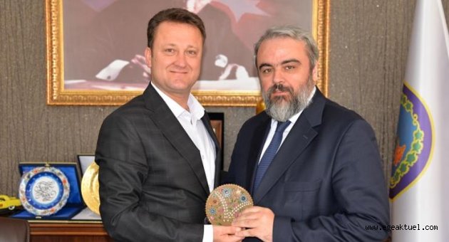 Menemen Belediye Başkanı Aksoy: Siyasette olduğu gibi dinde de bütüntük diyoruz