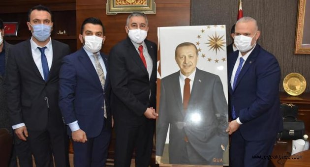Menemen'de AKP’li Aydın Pehlivan görevine başladı