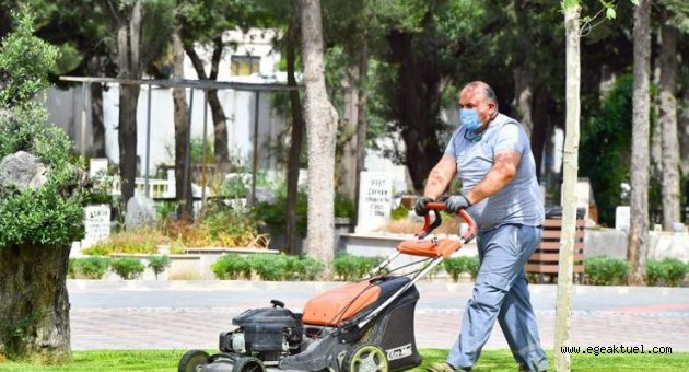 Mezarlıklar bayram sonrasına hazırlanıyor