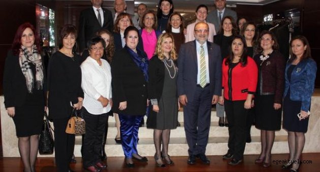 MHP'li Vural'dan kadınlara övgü