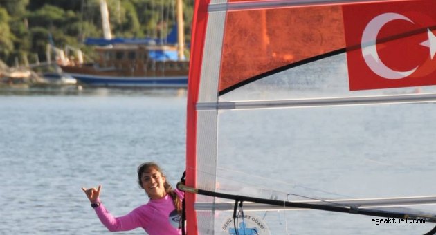 Milli Sörfçü Dilara Umman'a yelken açıyor