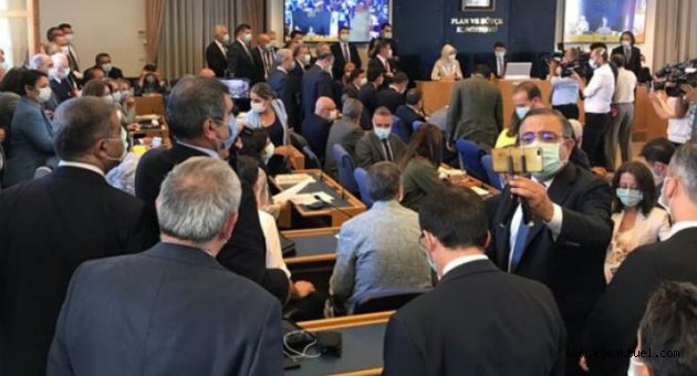  Muhalefete sosyal mesafe imkanı yok!