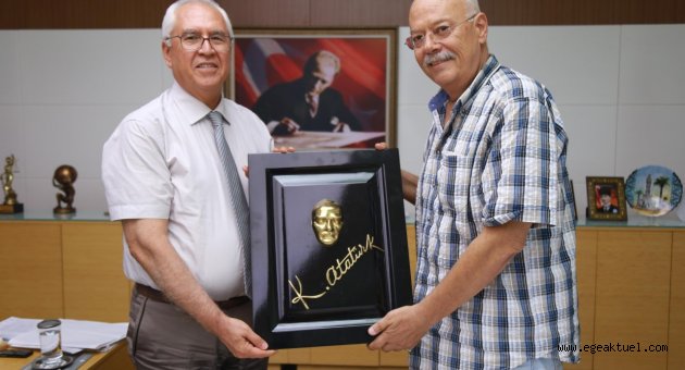 Muhtar’dan Selvitopu'na “Atatürk Maskı”