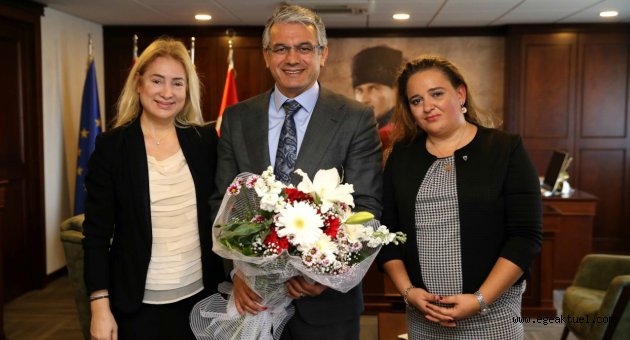 Mülkiyelilerden Başkan Akpınar’a “Üstün Hizmet Ödülü”