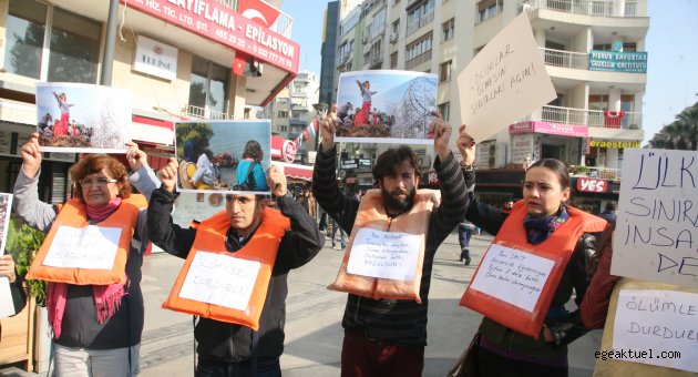 Mülteci ölümlerine can yelekli protesto!