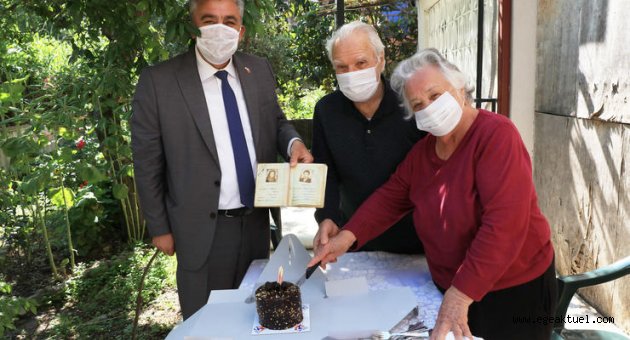 Mutluluklarını başkanla paylaştılar