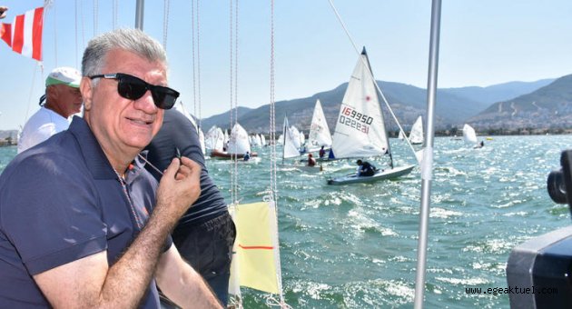 Narlıdere’de 9 Eylül coşkusu: Yelkenler suya indi