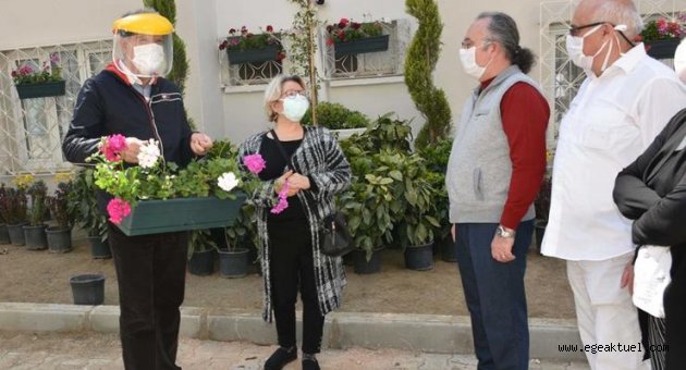 Narlıdere’de balkonlar çiçek açtı!