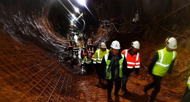 Narlıdere Metrosu'nda "ilk ışık" göründü