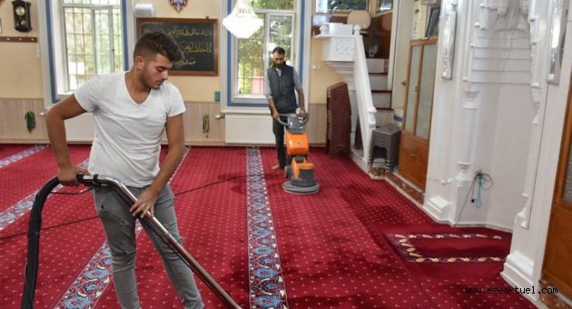 Narlıdere'de ibadethaneler bayrama hazır