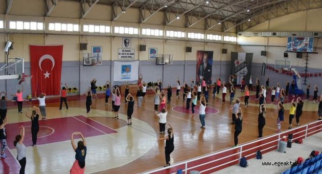 Narlıdereli kadınlar güne Aerobik ile başlıyor