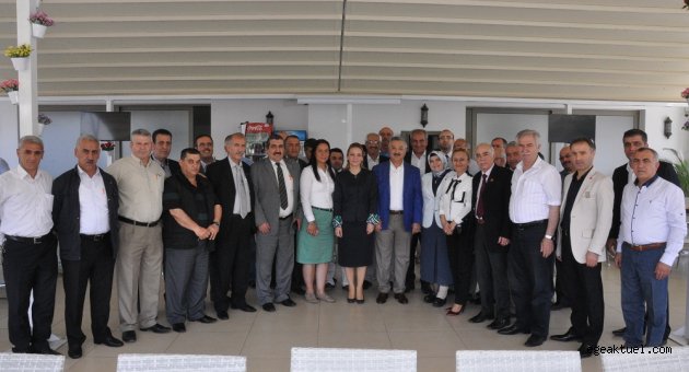 Necip Nasır muhtarlarla buluştu