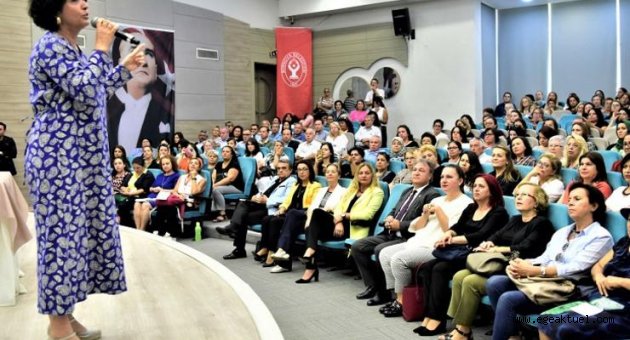 Neptün Soyer Bornovalı Kadınlarla buluştu