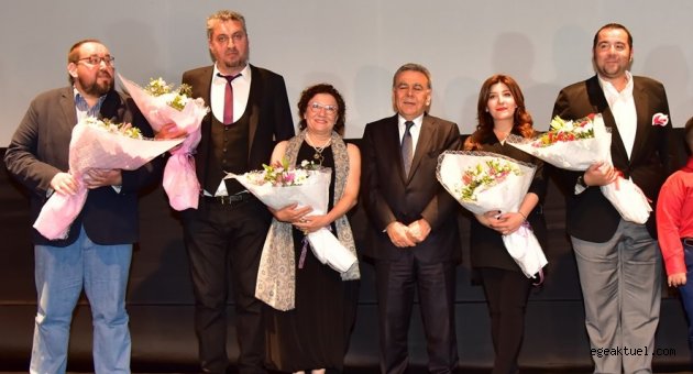 Niyazi gül’e İzmir'de kahkası bol alkışı bol gala 