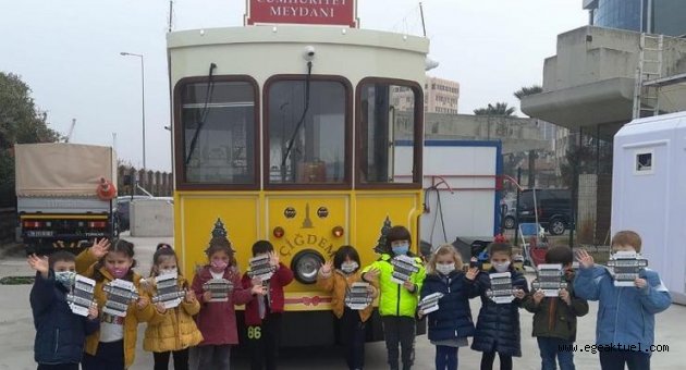 Nostaljik tramvay Çiğdem yeni yıl için süslendi