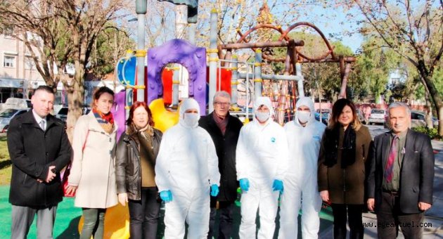 Ödemiş’te çocuk oyun grupları dezenfekte ediliyor