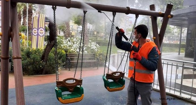 Ödemiş’te çocuk oyun grupları dezenfekte ediliyor