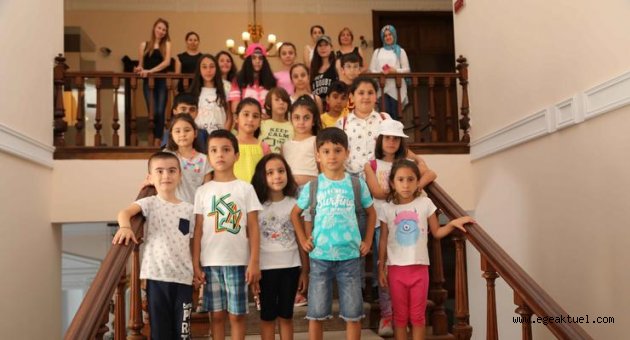 Öğrenciler Atatürk müzesini gezdi