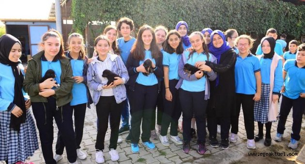 Öğrencilerden hayvan barınağına ziyaret