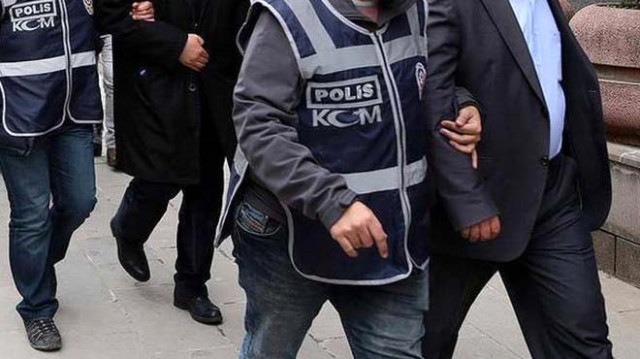 Öğretmen Vakfı'na Fetö Baskını: 8 Gözaltı