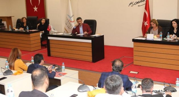 Öğretmenlerin adı Bayraklı'da yaşayacak