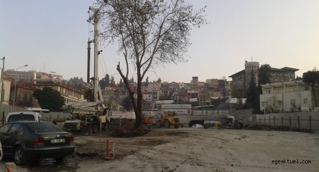 Önce evler simdi ağaçlar: Tünel yıkmaya devam ediyor
