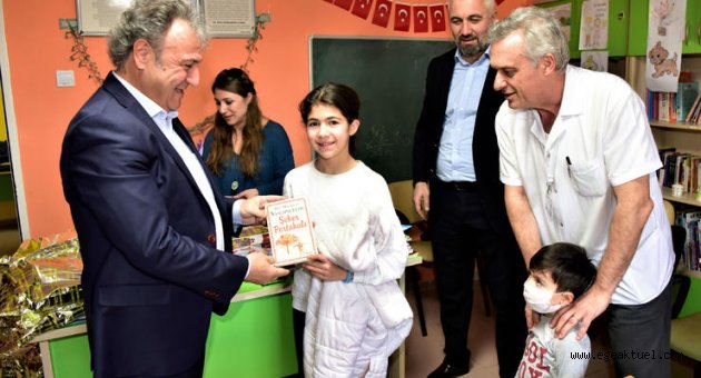 Onkoloji hastası çocukların karne hediyesi Başkan İduğ’dan