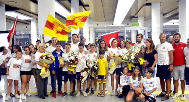 Optimist Milli Takımı'na coşkulu karşılama