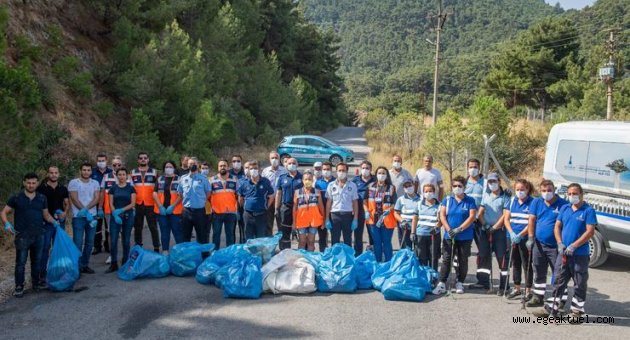 Ormanlık bölgelerden torbalarca atık toplandı