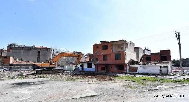 Örnekköy'de ilk yıkımlar gerçekleşti