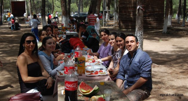 Özdilek Alışveriş Merkezi  Personeli Piknikte Eğlendi. 