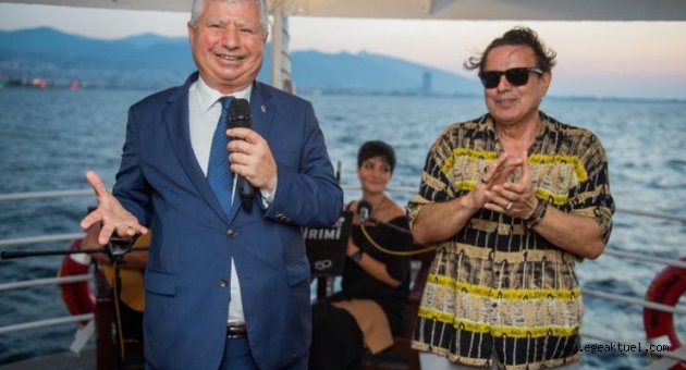 Özuslu, Şiir Hatları etkinliğine katıldı
