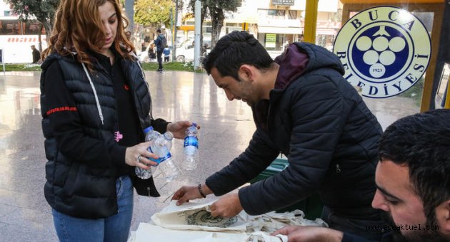 Pet şişeyi getir, bez çantayı götür