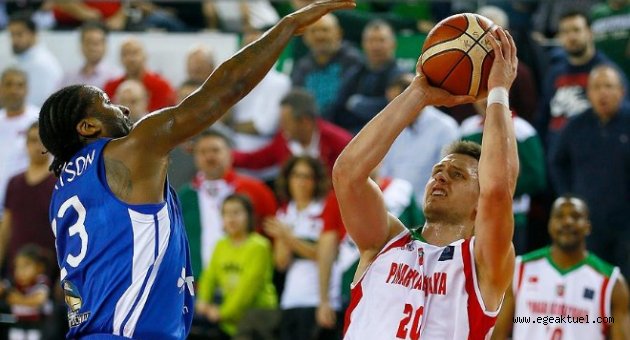 Pınar Karşıyaka eze eze yendi: 72-52
