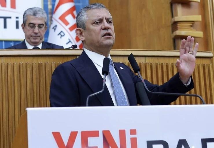 Özgür Özel'den 'çerçeve yasa'ya ilk tepki: 'Tutumumuz aynı ama yanlış yapıldı'