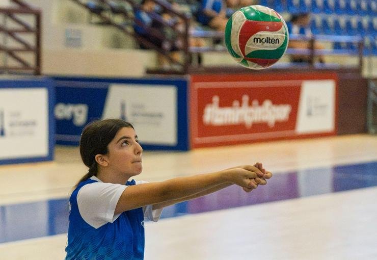 Spor okullarında voleybola yoğun ilgi