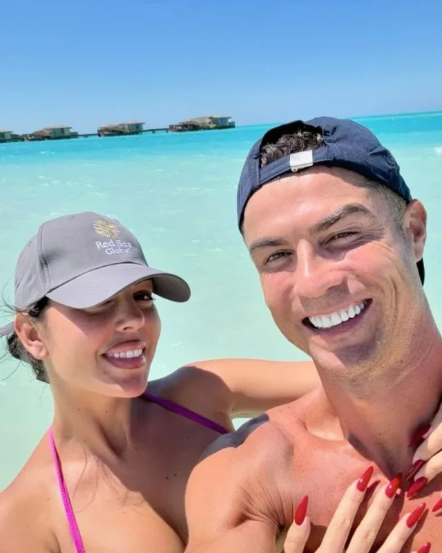 Ronaldo ile evlendi, eski sevgilisiyle fotoğrafları ortaya çıktı