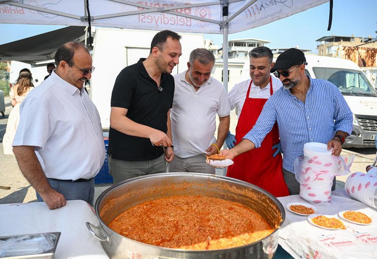 Bornova’da berekete dönüşen toprak