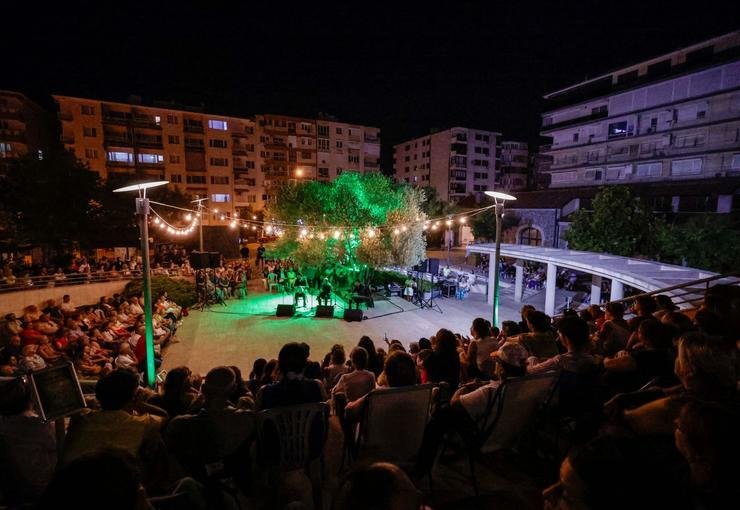 Zeytin ağacının altında “Gece Makamı” ezgileri