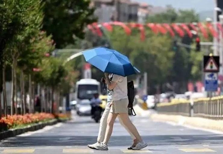 Meteoroloji'den sıcaklık ve kuvvetli rüzgar uyarısı