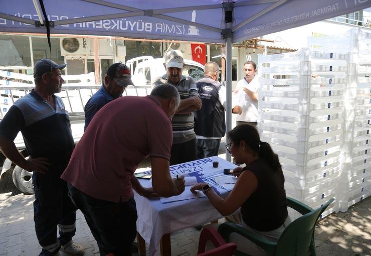 İzmir Büyükşehir Belediyesi’nden Efes Selçuklu incir üreticisine destek
