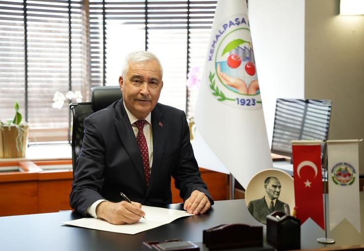 Kemalpaşa Belediyesi’nden Öğrencilere Kırtasiye Desteği