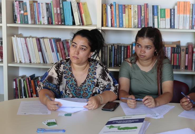 Konak’ta Roman gençlere CV ve kariyer yönetimi eğitimi