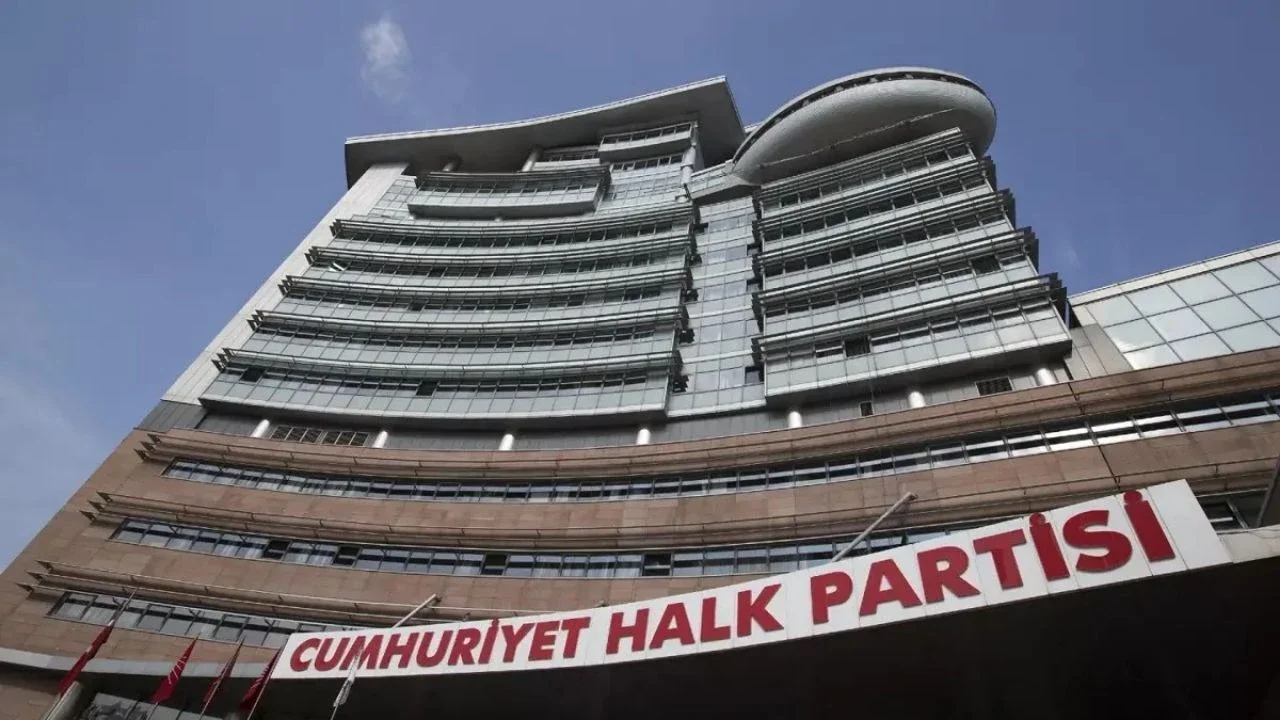 CHP'de disiplin depremi: 49 isim için kesin ihraç süreci başladı