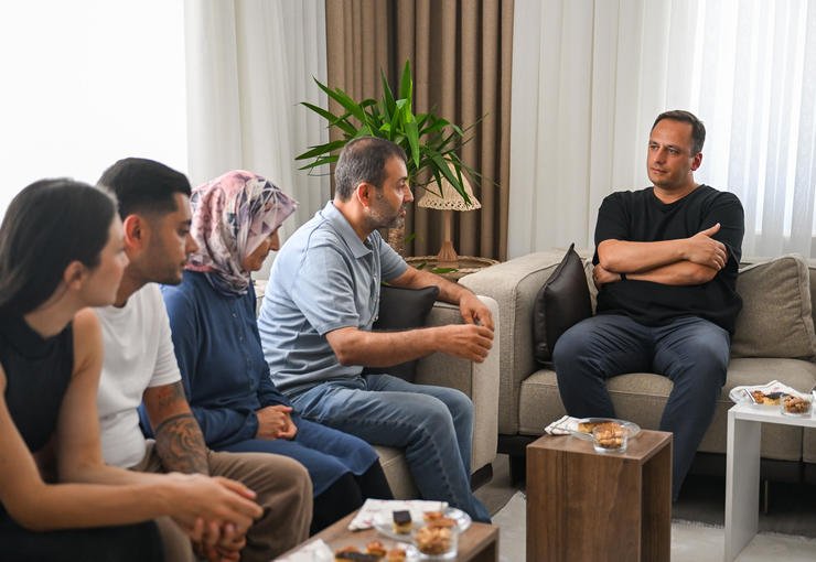 Başkan Eşki’den Bornovalı şehidin ailesine ziyaret