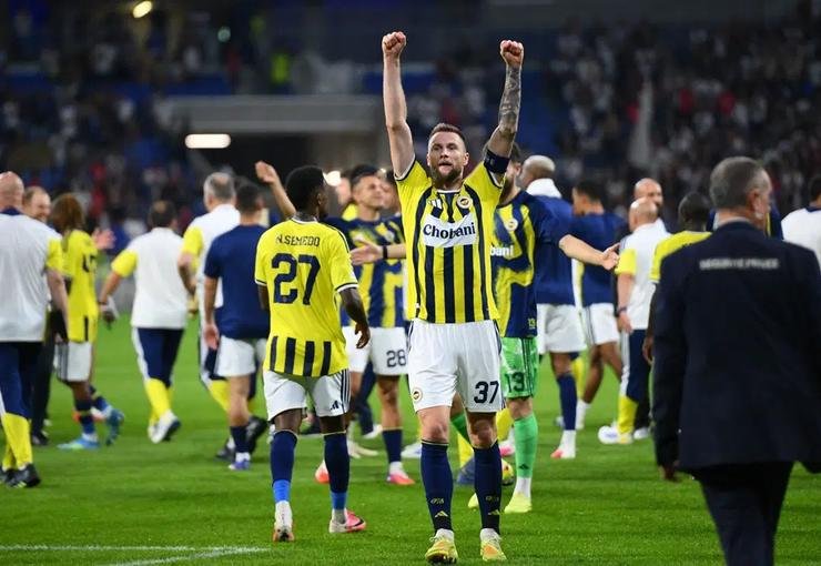 Fenerbahçe 18 yıl sonra Şampiyonlar Ligi'nde
