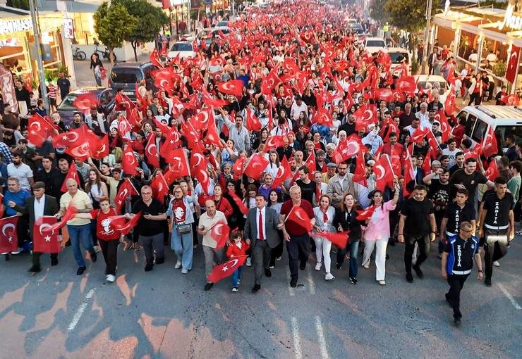 Torbalı’da 30 Ağustos Coşkusu: Fener Alayı ve Konser Düzenlenecek