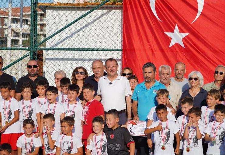 30 Ağustos Atatürk Kupası Futbol Turnuvası’nda Dostluk Kazandı