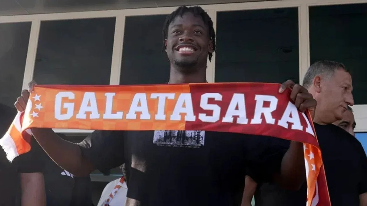 Galatasaray'dan defansa 15 milyon euroluk transfer! KAP'a bildirildi